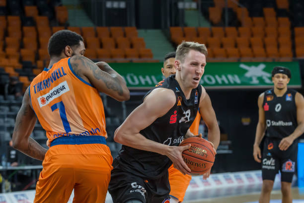 比分都是1 比分都是1