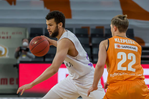 中国队在本 中国队在本