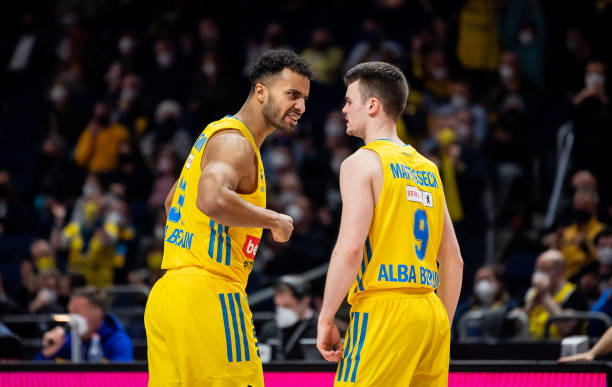 端形成了一 端形成了一